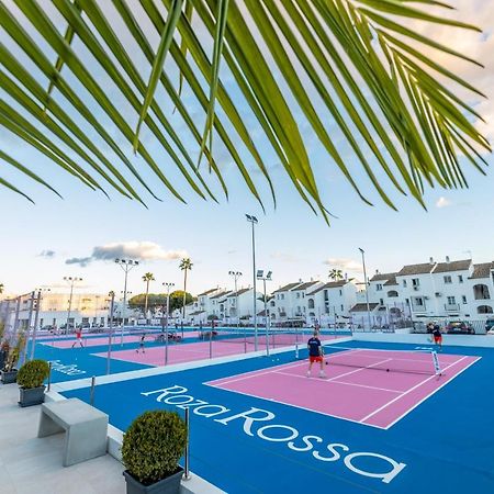 埃斯特波纳 Residencia Deportiva Rozarossa酒店 外观 照片